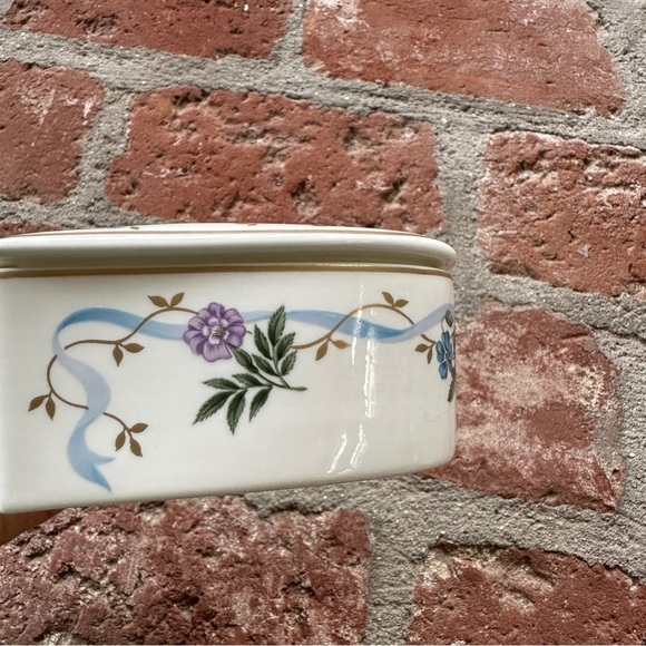 Christopher Stuart Floral Ribbon Y1516 Fine Bone China Heart Trinket Box - Picture 10 of 15